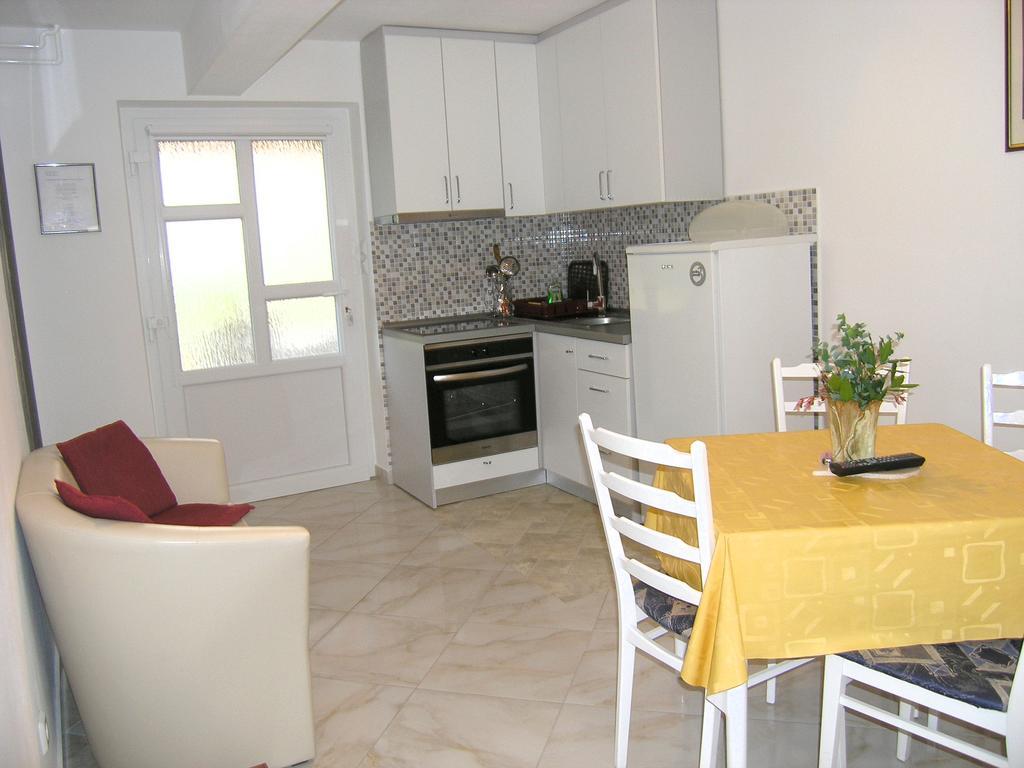 Apartment Martina Krk Town Luaran gambar