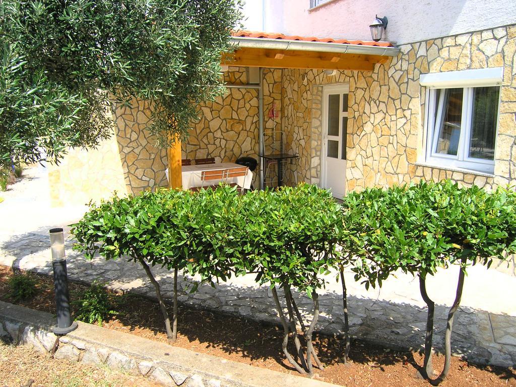 Apartment Martina Krk Town Luaran gambar