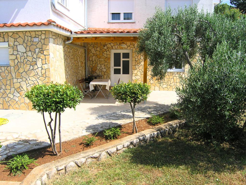 Apartment Martina Krk Town Luaran gambar